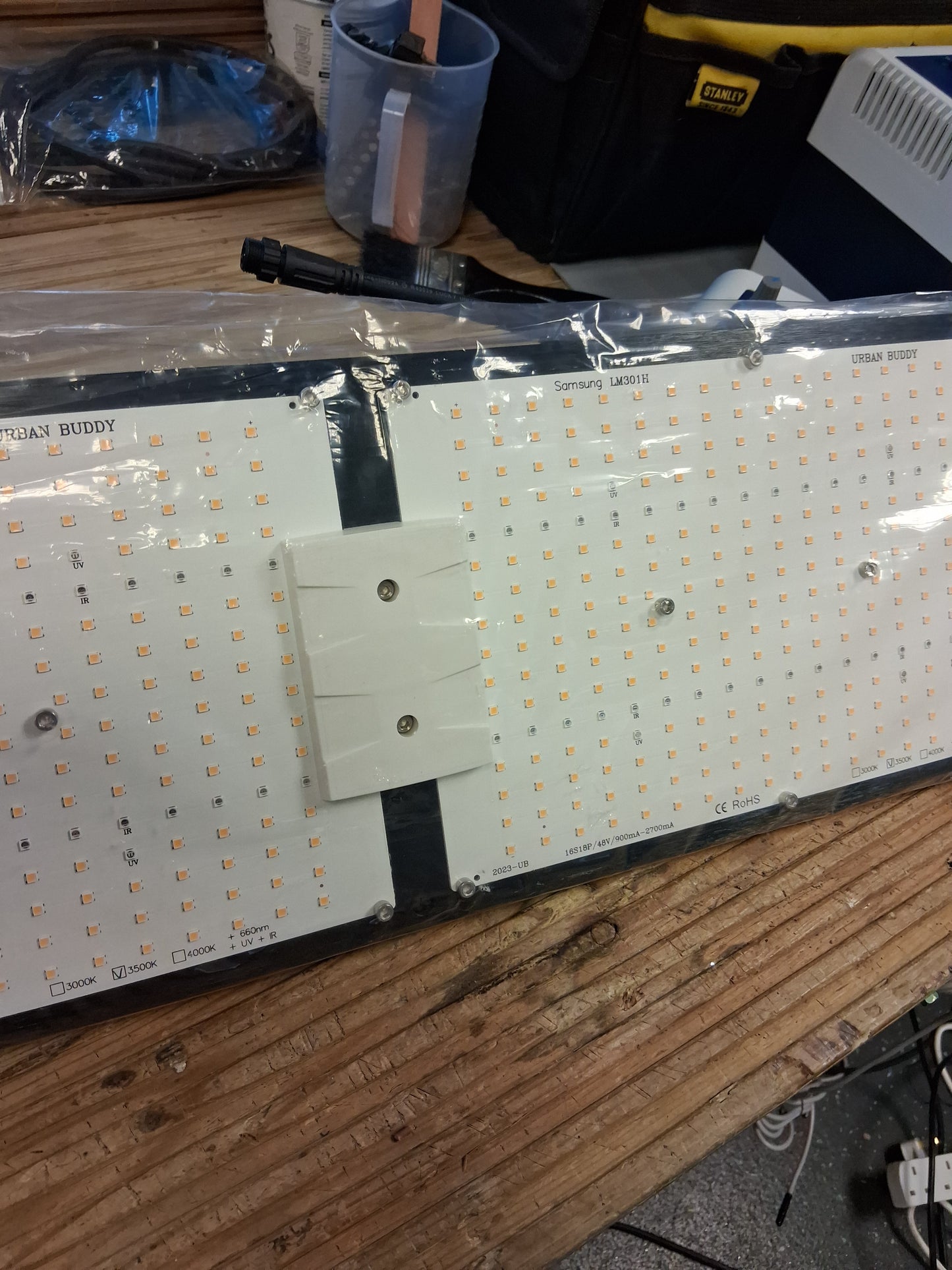 CLEARANCE - Urban Buddy 240W LED Quantum Board - Dual Spectrum